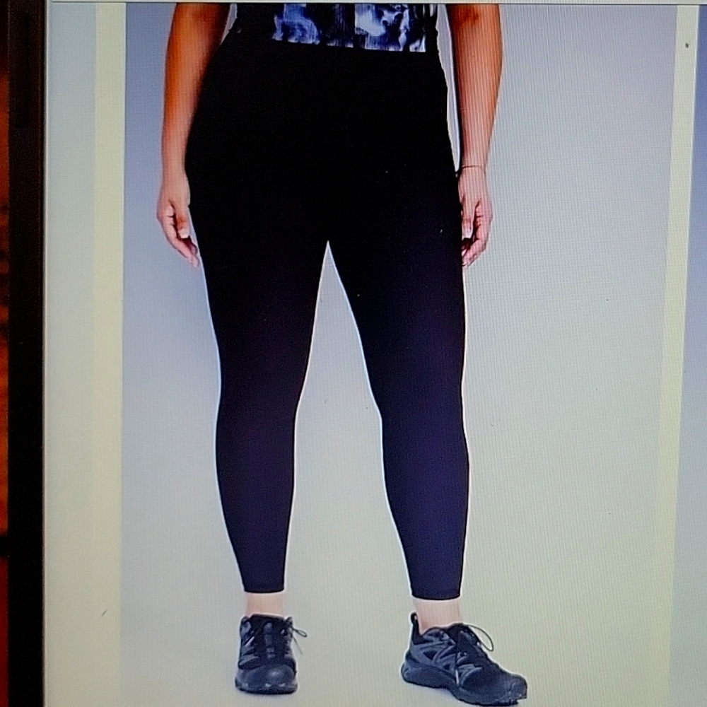 Old Navy OLX Hi Rise black leggings 96% cotton 4% spandex Size XXL New with tag…
